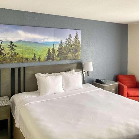 Clarion Pointe - Greensboro Coliseum Area Eksteriør billede