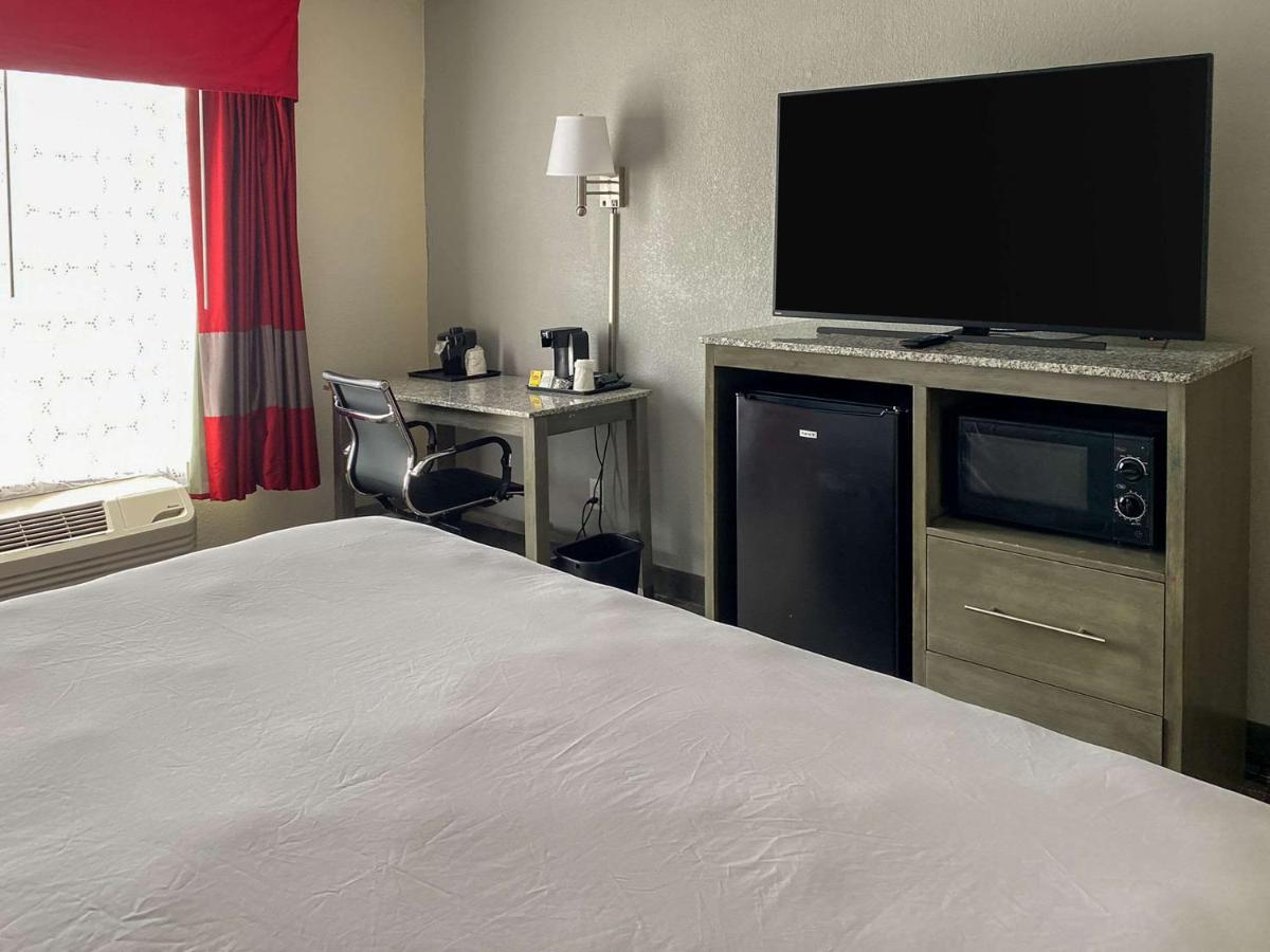 Clarion Pointe - Greensboro Coliseum Area Eksteriør billede