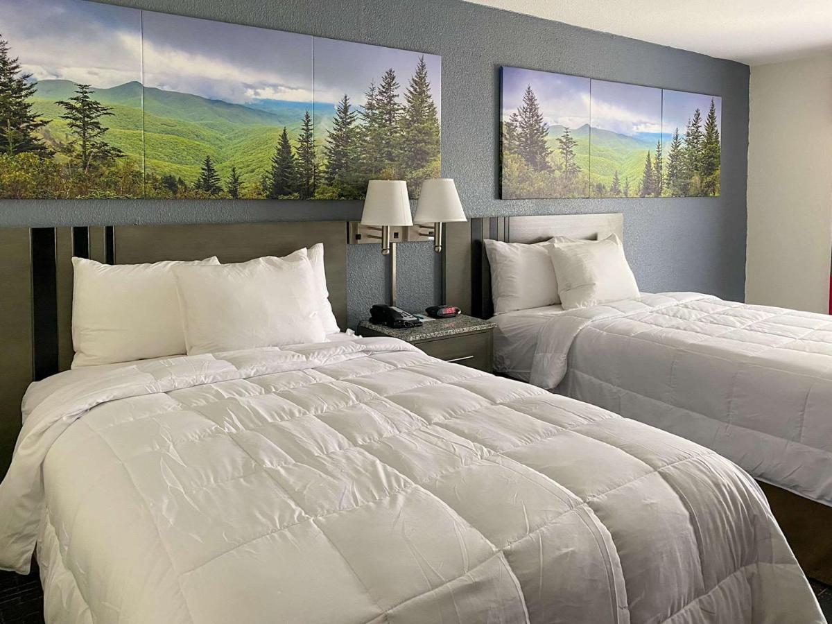 Clarion Pointe - Greensboro Coliseum Area Eksteriør billede