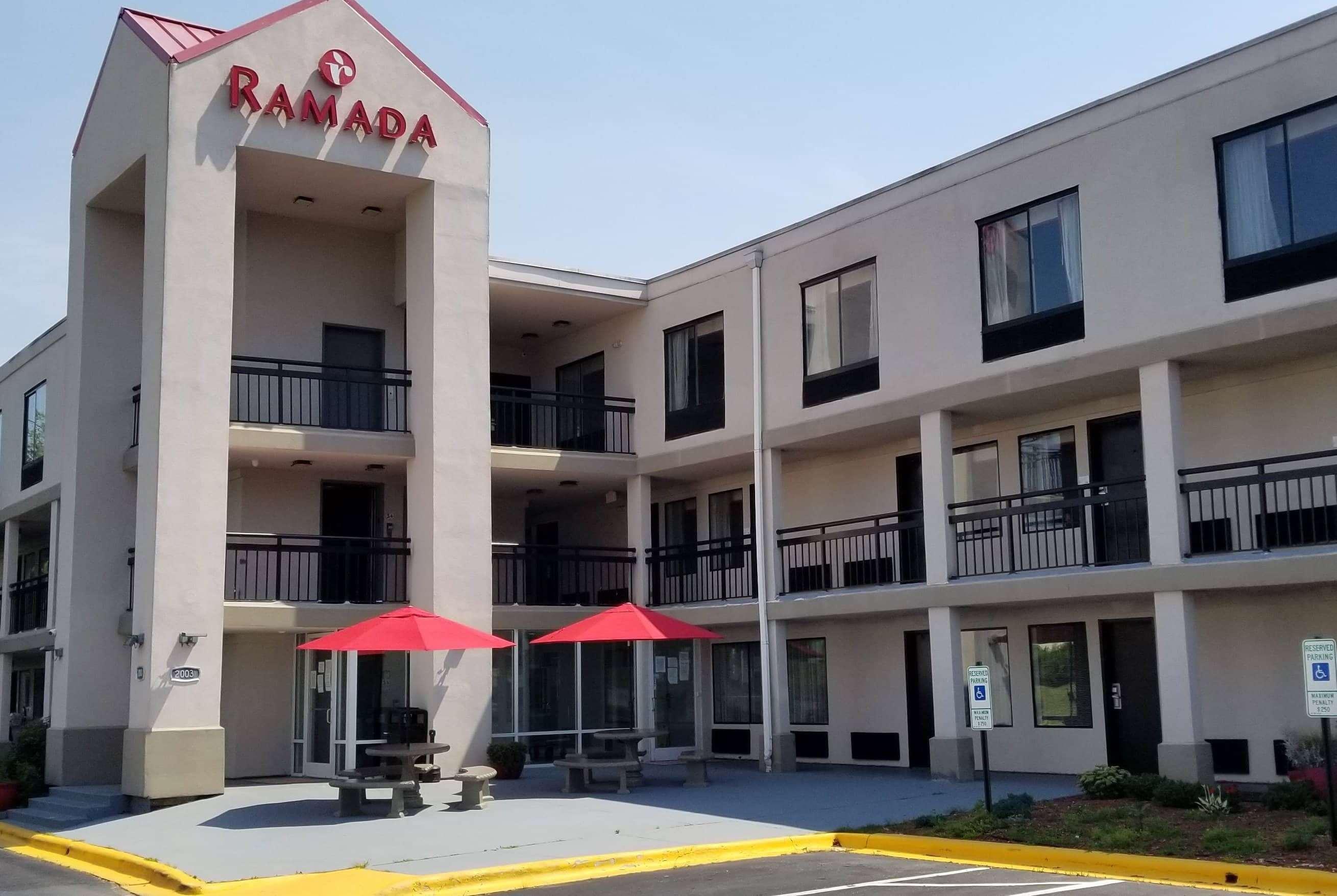Clarion Pointe - Greensboro Coliseum Area Eksteriør billede