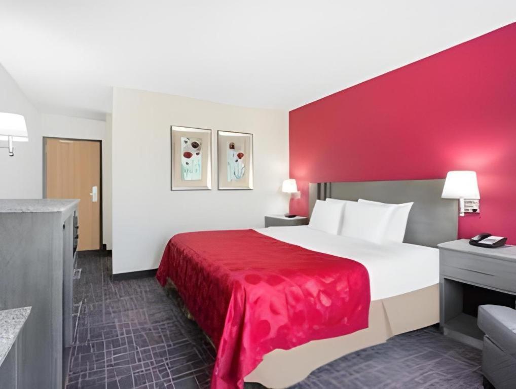 Clarion Pointe - Greensboro Coliseum Area Eksteriør billede