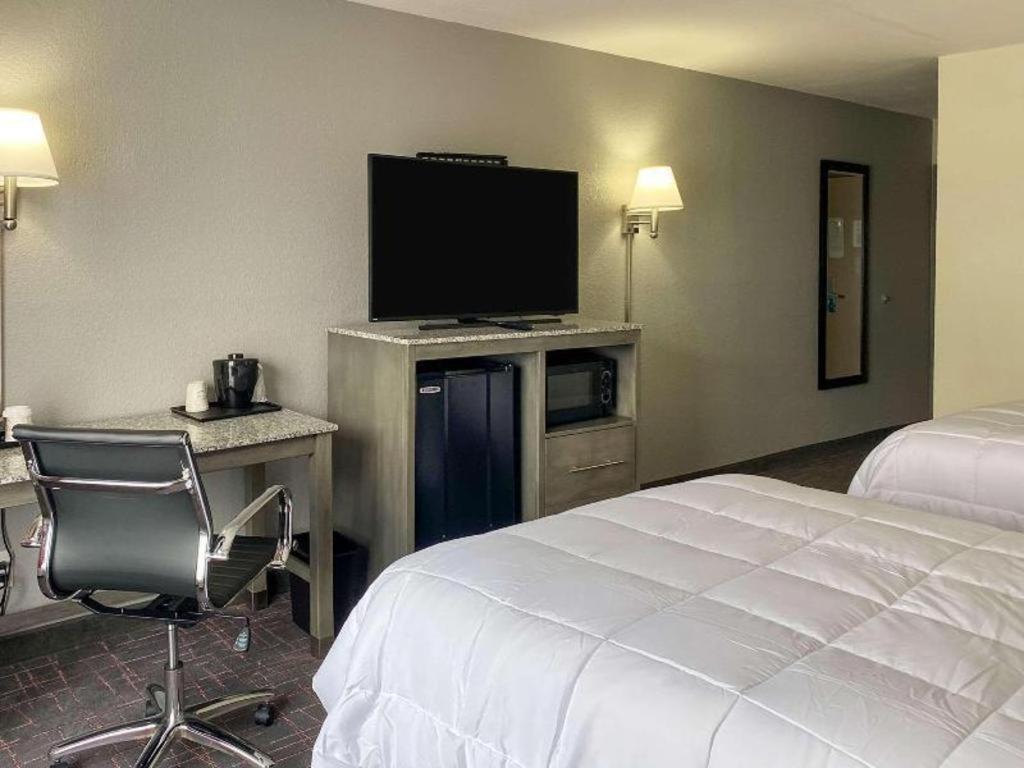 Clarion Pointe - Greensboro Coliseum Area Eksteriør billede